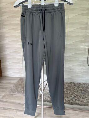 Under Armour Men's Grey Athletic Joggers medium